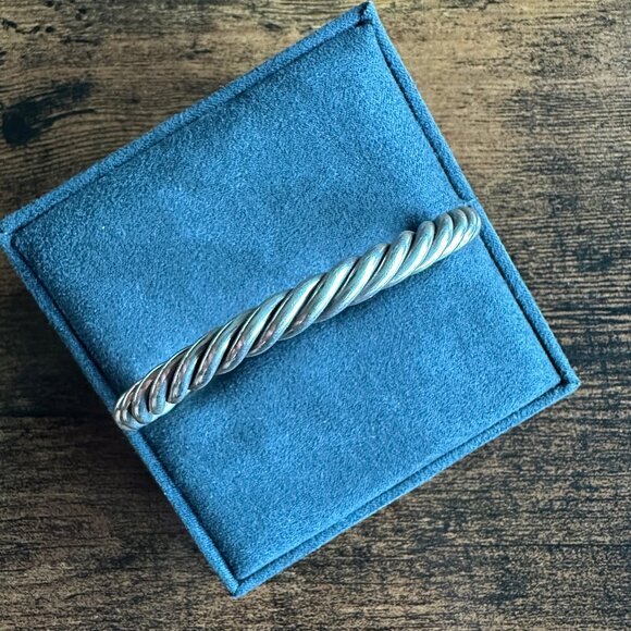 David Yurman Cable Cuff Bracelet w/ Sterling Silver & Black Onyx - Medium - Picture 9 of 16